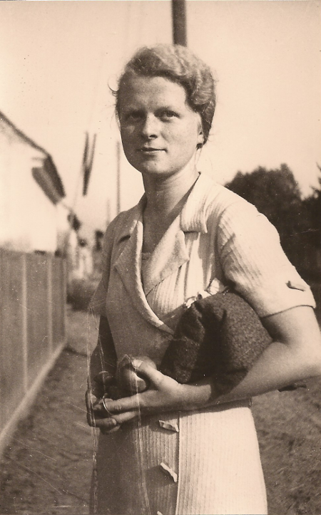 Hil­de­gard Martha Agnes Just, ge­bo­ren am 11.09.1912 in Bres­lau.